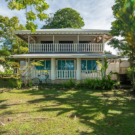 Casa Blanca Beachfront House With Shared Pool Access Pangea Lodge Мансанильо Экстерьер фото