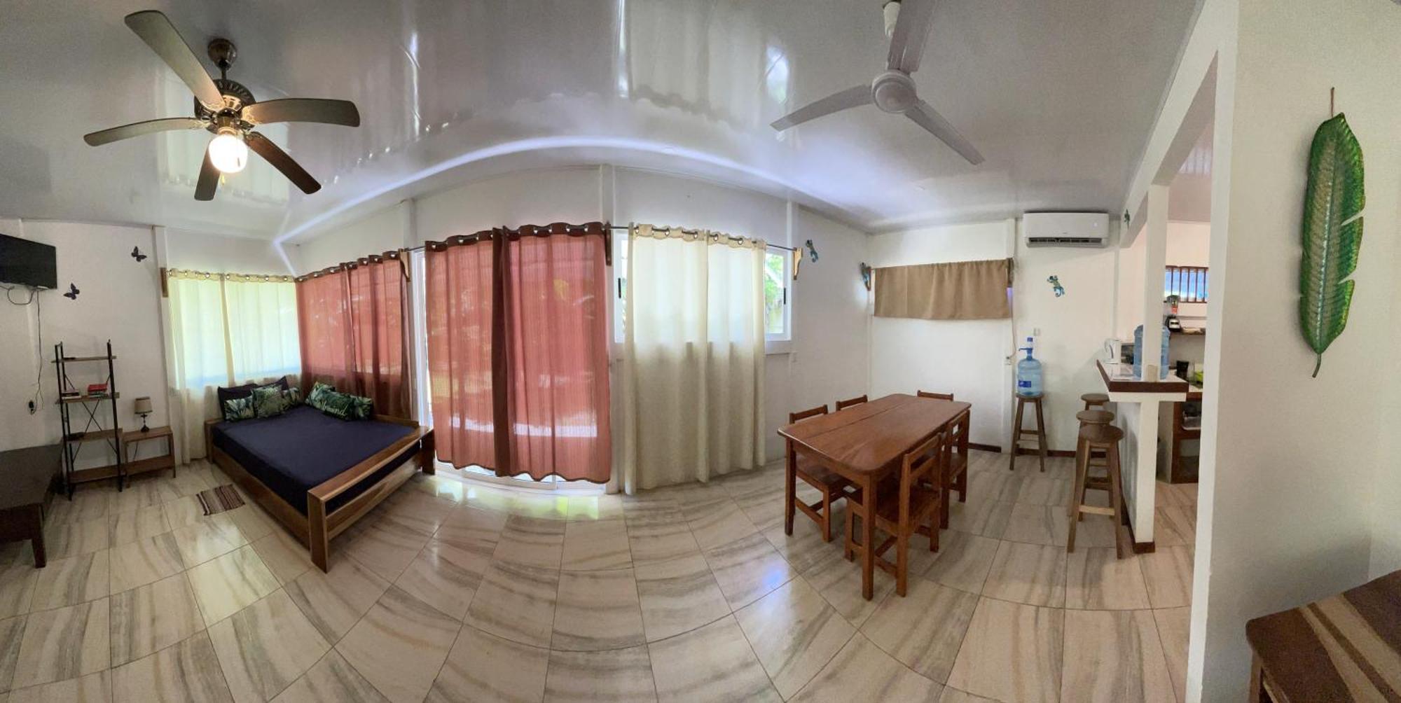 Casa Blanca Beachfront House With Shared Pool Access Pangea Lodge Мансанильо Экстерьер фото