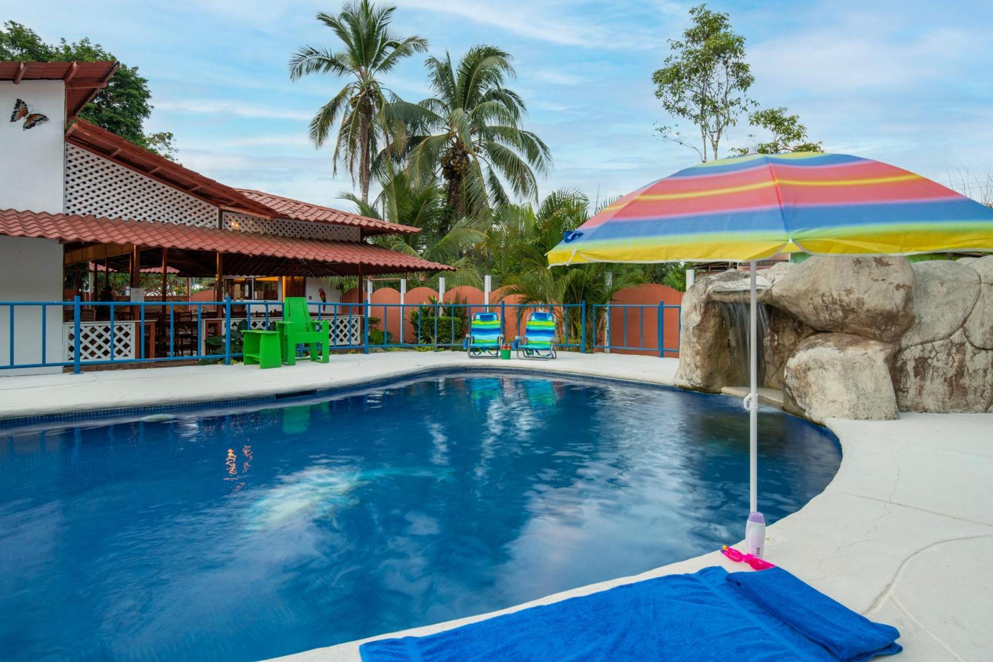 Casa Blanca Beachfront House With Shared Pool Access Pangea Lodge Мансанильо Экстерьер фото