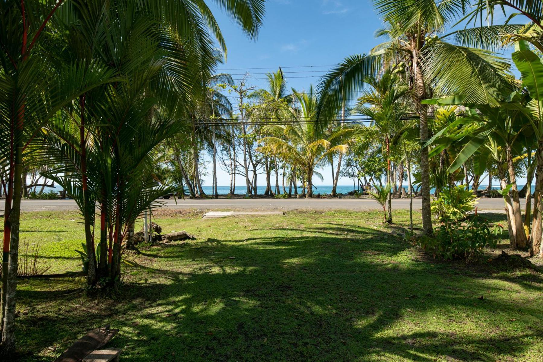 Casa Blanca Beachfront House With Shared Pool Access Pangea Lodge Мансанильо Экстерьер фото