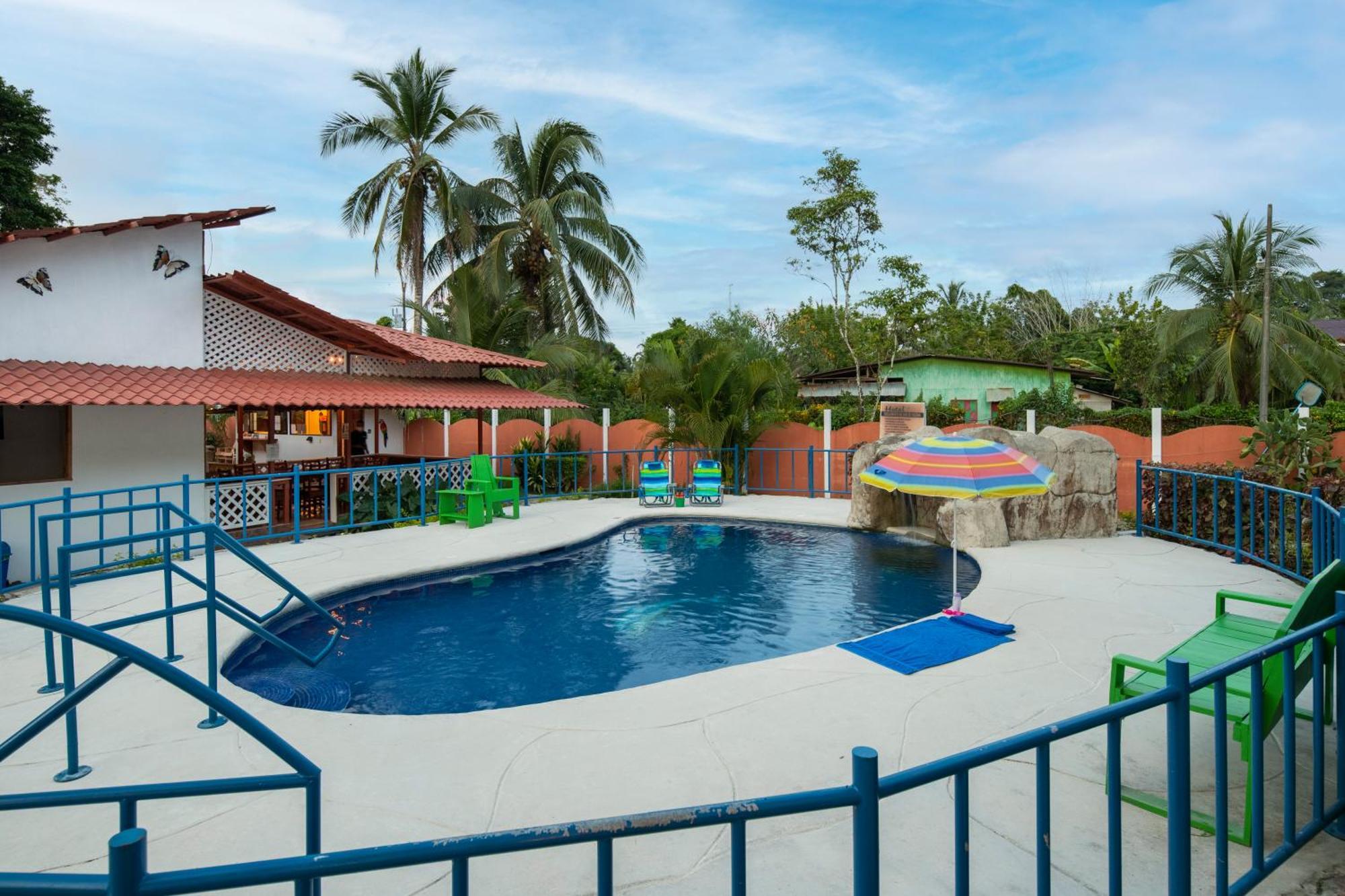 Casa Blanca Beachfront House With Shared Pool Access Pangea Lodge Мансанильо Экстерьер фото